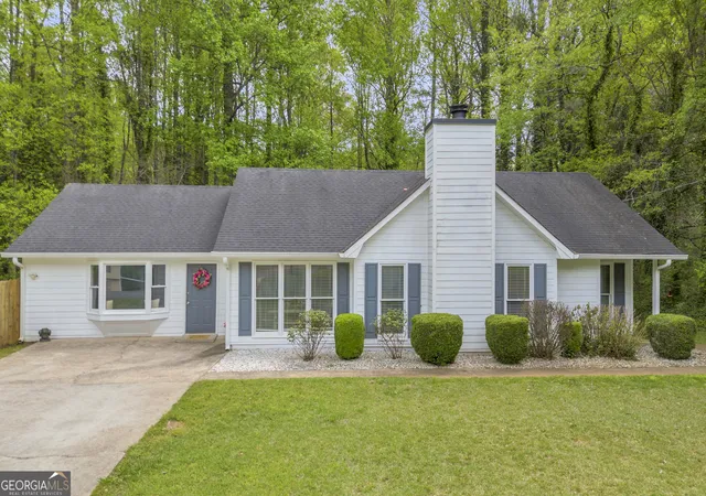 Photo 1 of Single family home for sale at 1517 Country Ct, Auburn, GA 30011 | MLS# 10727099 | Listing updated on 2026-04-12
