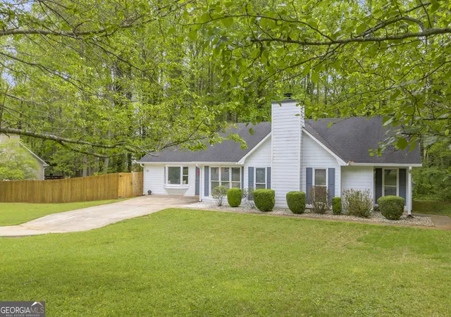 Photo 2 of Single family home for sale at 1517 Country Ct, Auburn, GA 30011 | MLS# 10727099 | Listing updated on 2026-04-12