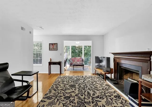 Photo 4 of Condo for sale at 1004 Vicksburg Pl, Atlanta, GA 30350 | MLS# 10833891 | Listing updated on 2026-10-04