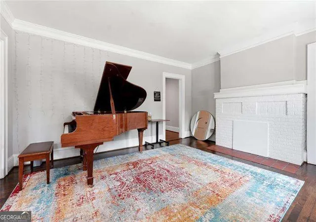 Photo 2 of Single family home for sale at 1585 Olympian Cir SW, Atlanta, GA 30310 | MLS# 10811161 | Listing updated on 2026-09-21