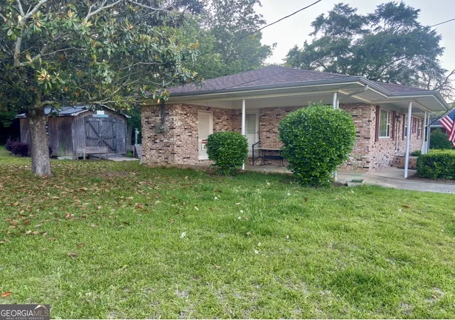 Homes for sale in Hawkinsville, GA | 66 Lakeview Dr, Hawkinsville, GA 31036 | MLS# 10764946