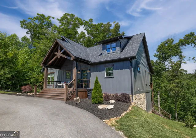Photo 2 of Single family home for sale at 141 Long View Ln, Blue Ridge, GA 30513 | MLS# 10791949 | Listing updated on 2026-09-16