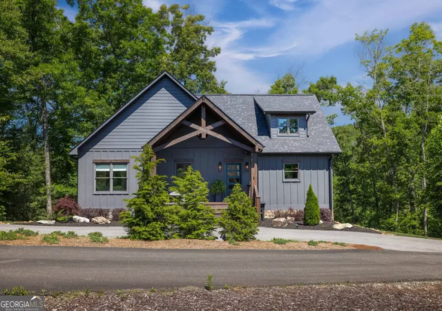 Photo 3 of Single family home for sale at 141 Long View Ln, Blue Ridge, GA 30513 | MLS# 10791949 | Listing updated on 2026-09-16