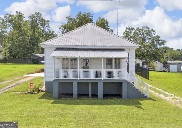 image of 145 Peach St, Commerce, GA 30529 | MLS# 10831415