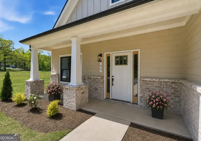 Photo 2 of Single family home for sale at 44 Puckett Rd, Cartersville, GA 30120 | MLS# 10706251 | Listing updated on 2026-06-03