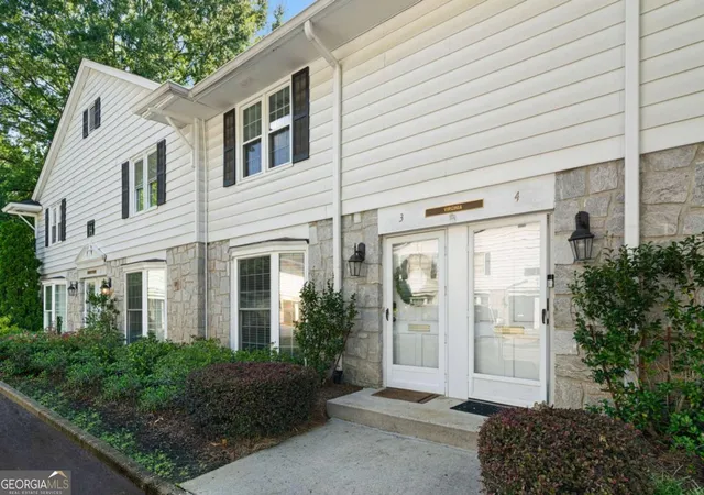 Photo 2 of Townhouse for sale at 136 Peachtree Memorial Dr #VA3, Atlanta, GA 30309 | MLS# 10809869 | Listing updated on 2026-08-04