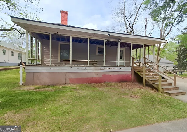 Homes for sale in Barnesville, GA | 401 Forsyth St, Barnesville, GA 30204 | MLS# 10733751