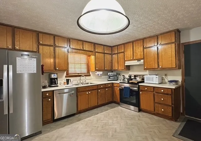 Photo 4 of Sale Pending at 245 W Kelly Lake Rd, Brooks, GA 30205 | MLS# 10817942 | Listing updated on 2026-08-13