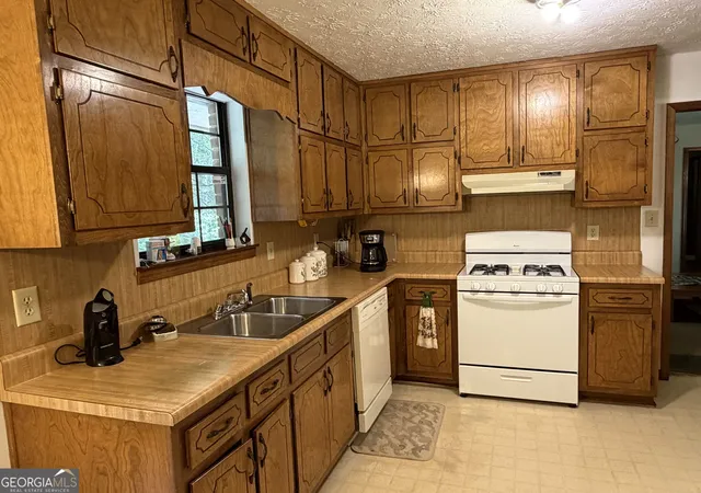 Photo 4 of Single family home for sale at 131 Meadow Ridge Dr, Stockbridge, GA 30281 | MLS# 10836048 | Listing updated on 2026-09-13