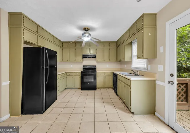 Photo 1 of Single family home for sale at 1102 Plantation Dr Se, Conyers, GA 30094 | MLS# 10823122 | Listing updated on 2026-10-30