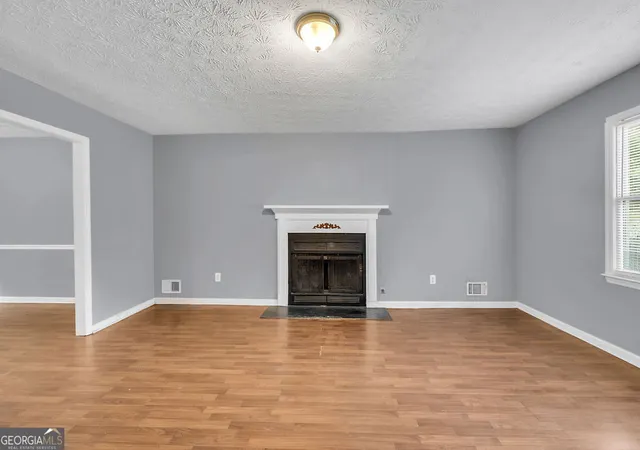 Photo 3 of Single family home for sale at 1102 Plantation Dr Se, Conyers, GA 30094 | MLS# 10823122 | Listing updated on 2026-10-30