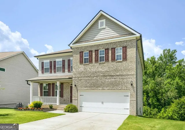 Photo 2 of Single family home for sale at 7850 Bristol Valley Dr, Cumming, GA 30028 | MLS# 10797535 | Listing updated on 2026-08-11