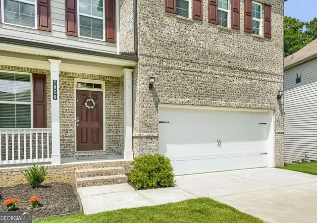 Photo 3 of Single family home for sale at 7850 Bristol Valley Dr, Cumming, GA 30028 | MLS# 10797535 | Listing updated on 2026-08-11