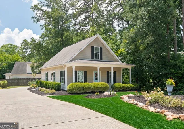 Photo 1 of Single family home for sale at 728 Skyview Dr Ne, Marietta, GA 30060 | MLS# 10806731 | Listing updated on 2026-09-17