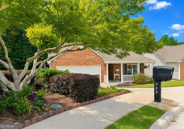 Photo 2 of Single family home for sale at 733 Jacoby Dr, Loganville, GA 30052 | MLS# 10821911 | Listing updated on 2026-08-31