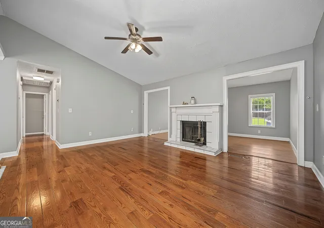 Photo 4 of Sale Pending at 1621 Black Hickory Pl, Norcross, GA 30093 | MLS# 10826398 | Listing updated on 2026-08-20