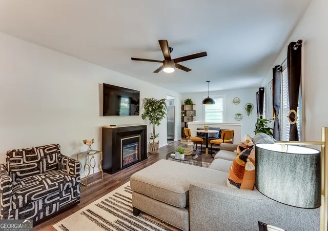 1st image of 946 Astor Ave Sw, Atlanta, GA 30310 | MLS# 10786799