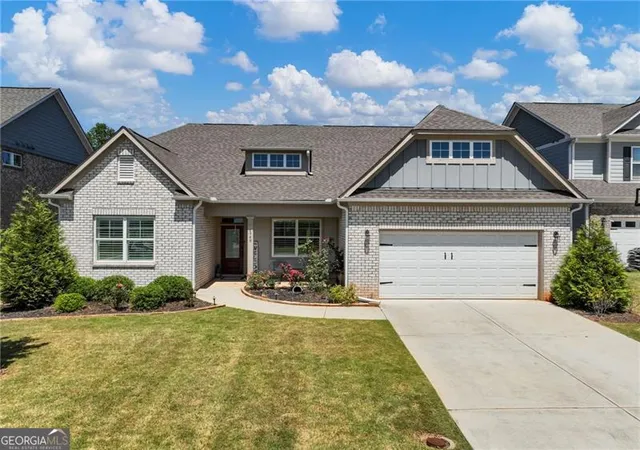 Photo 3 of Single family home for sale at 6940 Manchester Dr, Flowery Branch, GA 30542 | MLS# 10738536 | Listing updated on 2026-07-31