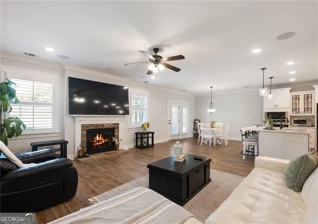 Photo 4 of Single family home for sale at 6940 Manchester Dr, Flowery Branch, GA 30542 | MLS# 10738536 | Listing updated on 2026-07-31