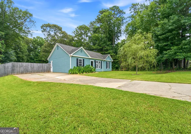 1st image of 129 Old Hwy 85, Senoia, GA 30276 | MLS# 10801670