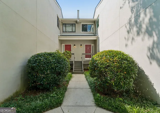 Photo 3 of Condo for sale at 2 Gilbert Trl Ne, Atlanta, GA 30308 | MLS# 10834919 | Listing updated on 2026-09-23