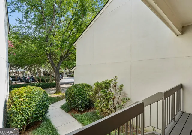 Photo 4 of Condo for sale at 2 Gilbert Trl Ne, Atlanta, GA 30308 | MLS# 10834919 | Listing updated on 2026-09-23