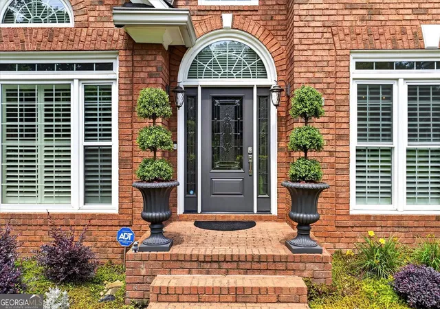 Photo 2 of Single family home for sale at 4850 Grandview Tr, Roswell, GA 30075 | MLS# 10806971 | Listing updated on 2026-09-16