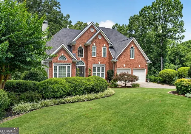 Photo 3 of Single family home for sale at 4850 Grandview Tr, Roswell, GA 30075 | MLS# 10806971 | Listing updated on 2026-09-16