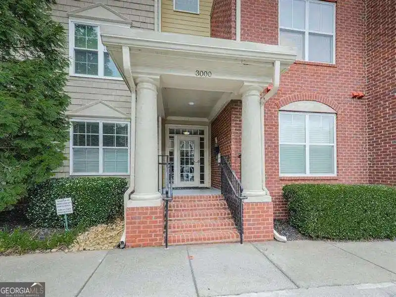 Listing Photo 1 - Condo for sale in 3150 Woodwalk Dr Se located at 3150 Woodwalk Dr Se, Atlanta, GA 30339 - Unit #3112