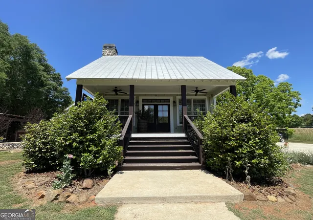 Photo 3 of Single family home for sale at 156 Lake Oglethorpe Dr, Arnoldsville, GA 30619 | MLS# 10757964 | Listing updated on 2026-09-19