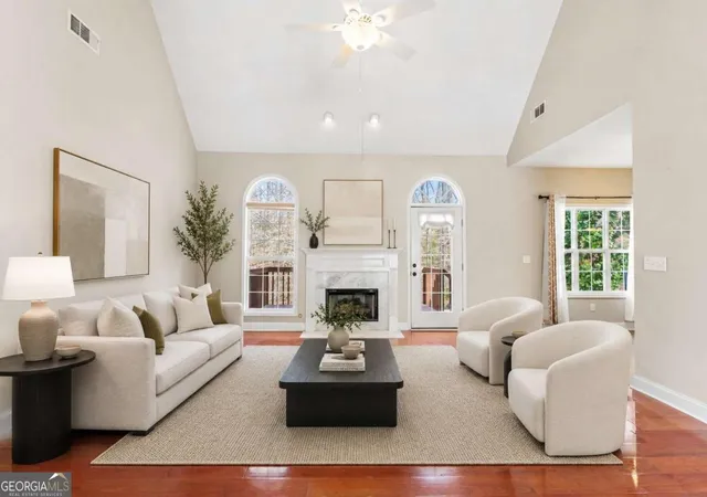 4th image of 4838 Netherlands Pl, Flowery Branch, GA 30542 | MLS# 10822693