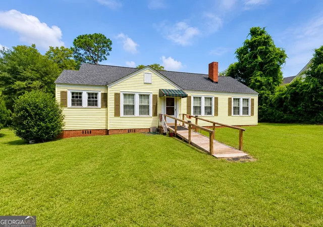 Photo 1 of Single family home for sale at 411 E 19th Ave, Cordele, GA 31015 | MLS# 10836091 | Listing updated on 2026-10-05
