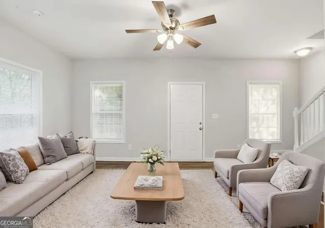 3rd image of 1749 Givens St Nw, Atlanta, GA 30318 | MLS# 10767239