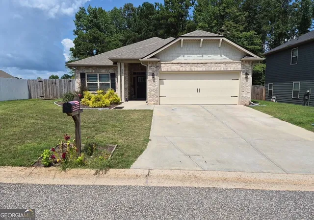 2nd image of 241 Magnolia Villas Dr, Cornelia, GA 30531 | MLS# 10825996