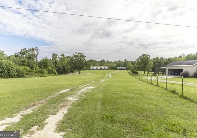 Photo 4 of Manufactured home for sale at 1222 Bowers Cemetery Rd, Cochran, GA 31014 | MLS# 10821944 | Listing updated on 2026-09-13