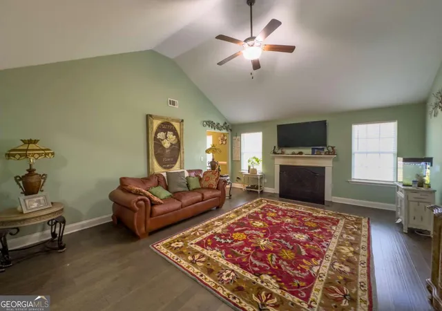 Photo 3 of Sale Pending at 5409 Stepstone Wy, Gainesville, GA 30506 | MLS# 10733640 | Listing updated on 2026-10-04