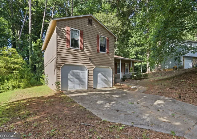 Photo 3 of Single family home for sale at 5389 Martins Crossing Rd, Stone Mountain, GA 30088 | MLS# 10787336 | Listing updated on 2026-08-23