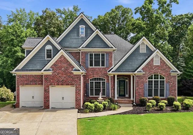 Photo 2 of Single family home for sale at 715 Crescent Cir, Canton, GA 30115 | MLS# 10776450 | Listing updated on 2026-08-29
