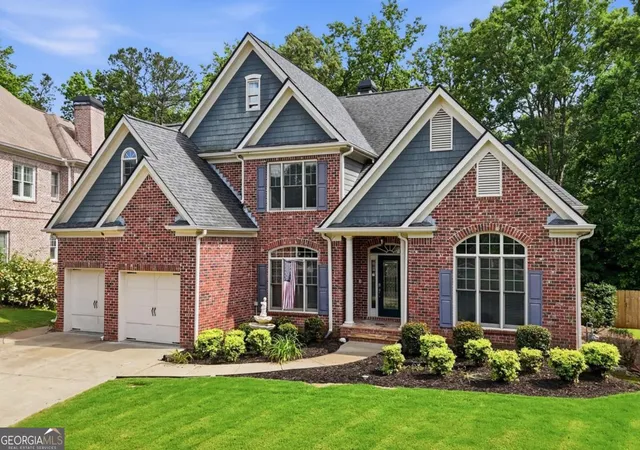 Photo 3 of Single family home for sale at 715 Crescent Cir, Canton, GA 30115 | MLS# 10776450 | Listing updated on 2026-08-29