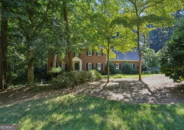 Single family home for sale at 1090 Applecross Dr, Roswell, GA 30075 | MLS# 10839034