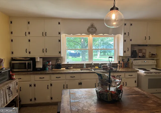 Photo 3 of Single family home for sale at 526 Mcdonald Rd, Covington, GA 30016 | MLS# 10817417 | Listing updated on 2026-09-30