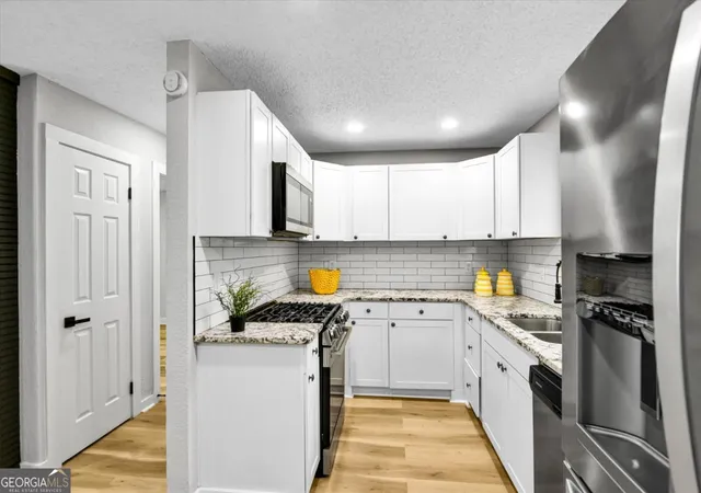 Photo 3 of Sale Pending at 662 Melrose Dr, Forest Park, GA 30297 | MLS# 10822418 | Listing updated on 2026-09-01