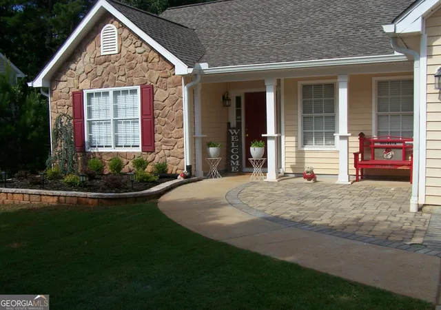 1st image of 526 Wyntuck Dr, Mcdonough, GA 30253 | MLS# 10796096