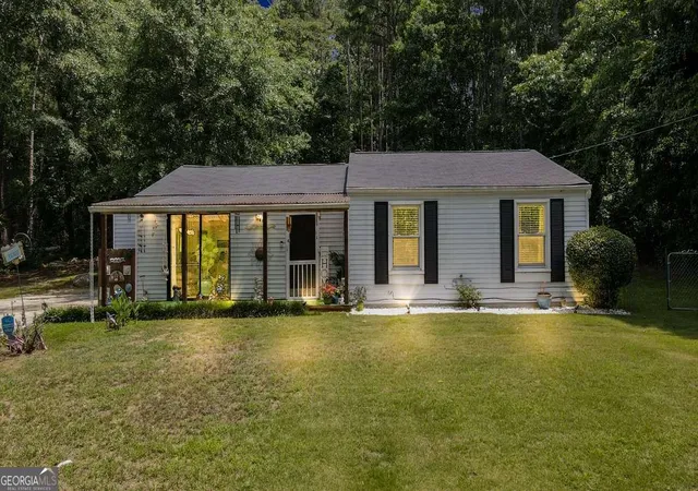 Photo 2 of Single family home for sale at 3184 Newcastle Wy, Snellville, GA 30039 | MLS# 10801490 | Listing updated on 2026-08-28