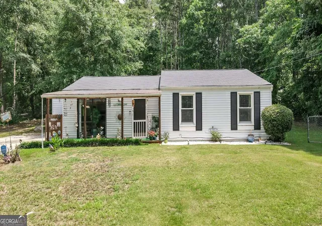 Photo 3 of Single family home for sale at 3184 Newcastle Wy, Snellville, GA 30039 | MLS# 10801490 | Listing updated on 2026-08-28