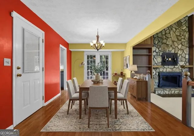 Photo 3 of Sale Pending at 2184 Valley Creek Cir, Snellville, GA 30078 | MLS# 10804994 | Listing updated on 2026-09-08