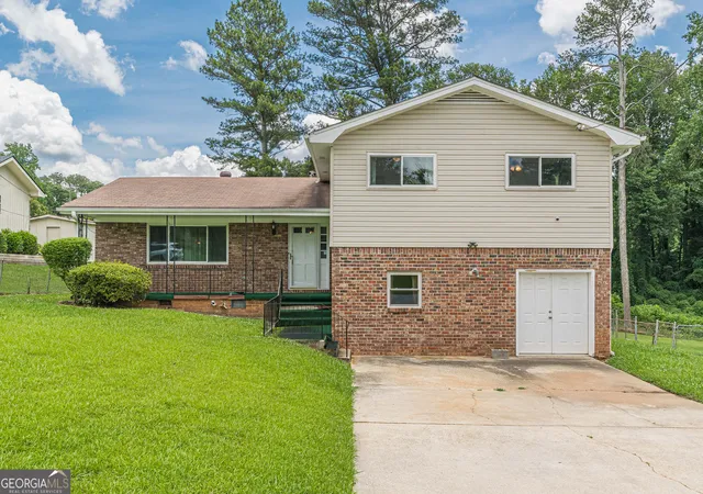 Photo 2 of Sale Pending at 2272 Green Hawk Ct, Decatur, GA 30035 | MLS# 10789841 | Listing updated on 2026-08-31