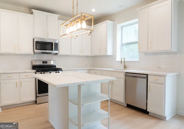 Photo 2 of Single family home for sale at 530 Simonton Crst Dr, Lawrenceville, GA 30045 | MLS# 10770910 | Listing updated on 2026-10-07