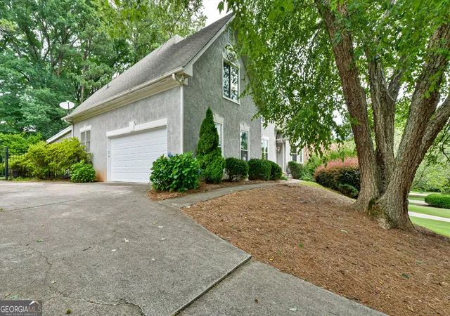 Photo 4 of Single family home for sale at 371 Bridgebrook Ln Sw, Smyrna, GA 30082 | MLS# 10781262 | Listing updated on 2026-08-28