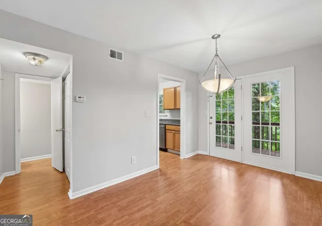 Listing Photo 5 - Condo for sale in building located at 1206 Brighton Pt, Sandy Springs, GA 30328